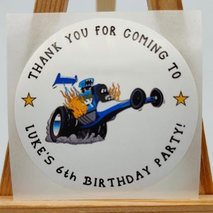 Dragster verjaardagslabels stickers, wit premium satijnglans poly, feest, bedankt, gepersonaliseerd, aangepast, kinderen, feest