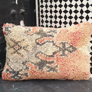 Oreiller berbère, taie d&#39;oreiller tapis marocain vintage, housses de coussin berbère vintage en laine, oreiller boujaad, coussin berbère