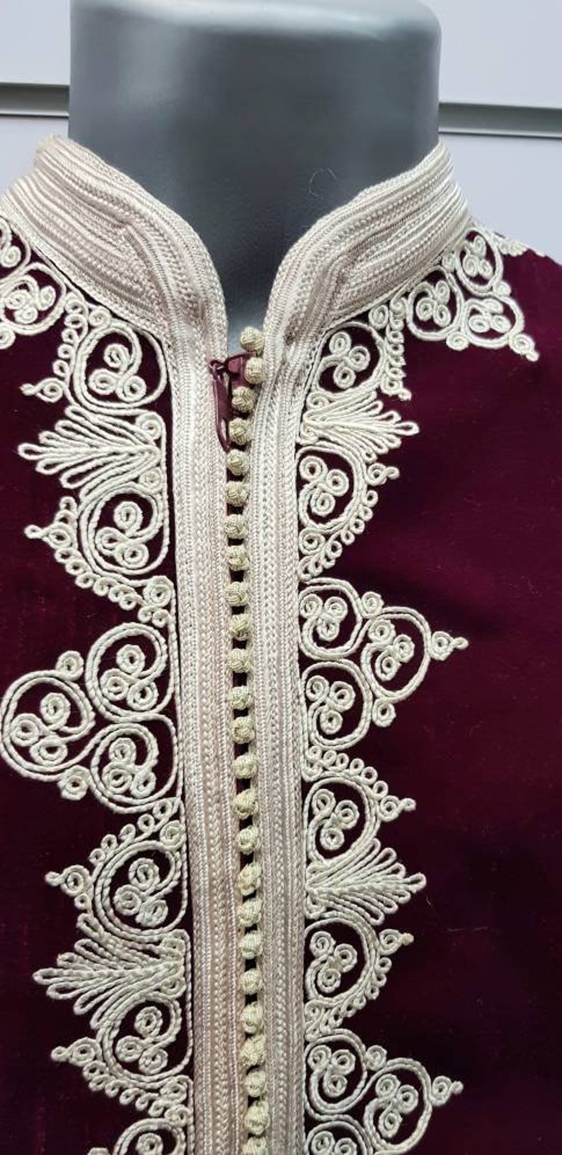 Caftan Homme Longue Traditionnel Blanc Brodé – Robe Musulmane Ample Ethnique Dishdasha Élégante