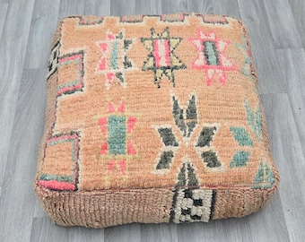 ヴィンテージベルベルウールフロアクッション：モロッコスクエアプーフ（24x24x8）