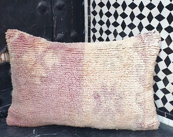 Housse de coussin vintage en laine berbère : coussin tapis marocain