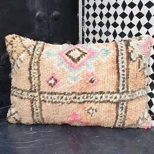 Oreiller berbère, taie d&#39;oreiller tapis marocain vintage, housses de coussin berbère vintage en laine, oreiller boujaad, coussin berbère