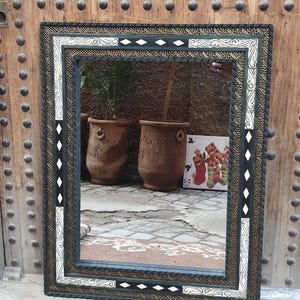 Espejo de pared de latón marroquí grabado, decoración vintage para el hogar.