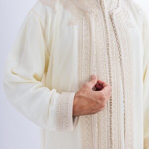 Luxury Men’s 3-Piece Moroccan Caftan Jabador – Ivory Groom & Wedding Outfit – Elegant Traditional Thobe image 6