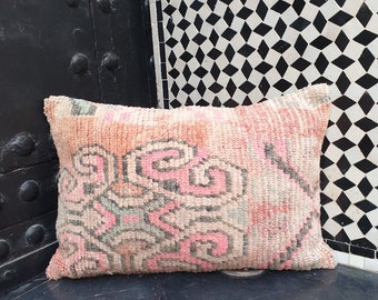 Housse de coussin vintage en laine berbère : coussin tapis marocain