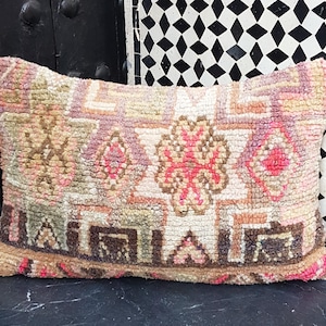 Oreiller berbère, taie d&#39;oreiller tapis marocain vintage, housses de coussin berbère vintage en laine, oreiller boujaad, coussin berbère