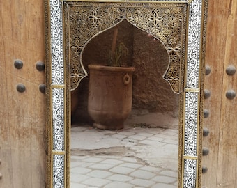 Handmade Moroccan Arch Mirror – Engraved Brass Frame, Elegant Wall Decor