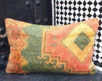 Housse de coussin tapis berbère vintage : coussin marocain en laine, Boujaad Design