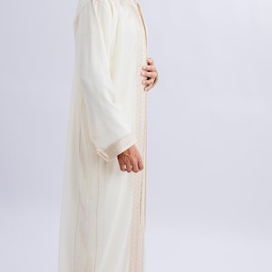 Luxury Men’s 3-Piece Moroccan Caftan Jabador – Ivory Groom & Wedding Outfit – Elegant Traditional Thobe image 3