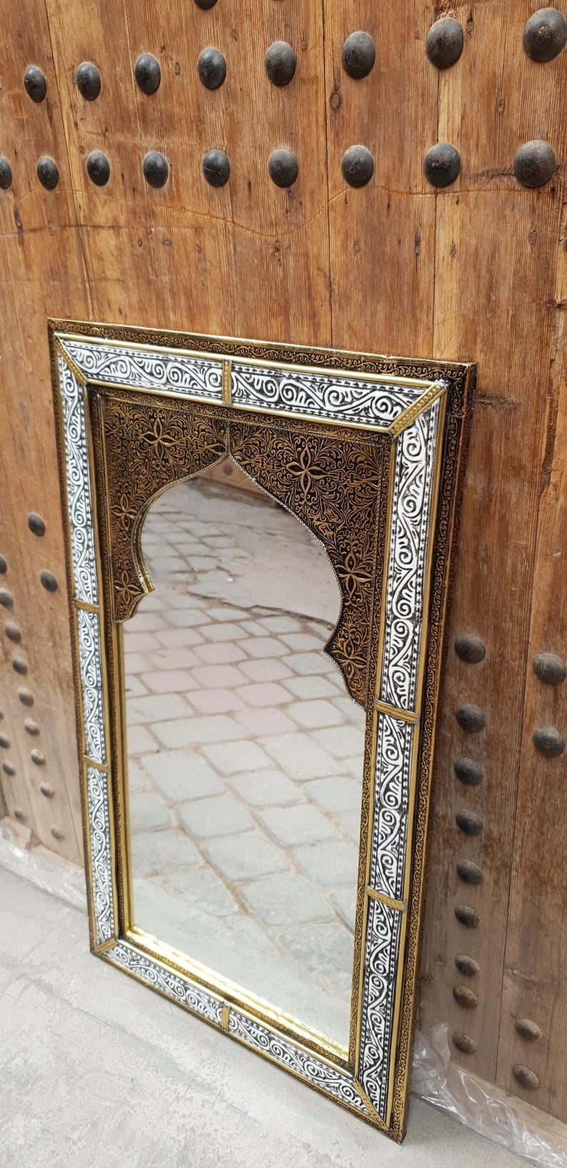 Handmade Moroccan Arch Mirror – Engraved Brass Frame, Elegant Wall Decor image 4