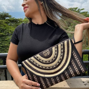 Bolso Handmade Cana Flecha handbag clutch - Black and Beige_  Cartera de Mujer en Caña Flecha