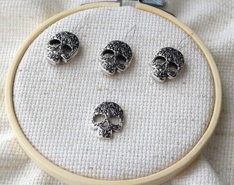 Tiny Skull Needle Minder and Needle Threader Set