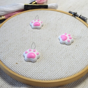 Cat Paw Pad Needle Threaders