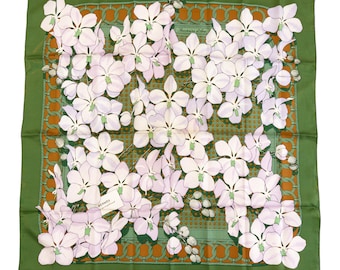 Bad! Hermes Silk Scarf Carre 90 &quot;Souvenirs d&#39;Asie&quot; Green Silk Scarf (B-C)