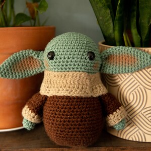 Baby Yoda inspiriert Plüsch Bild 1