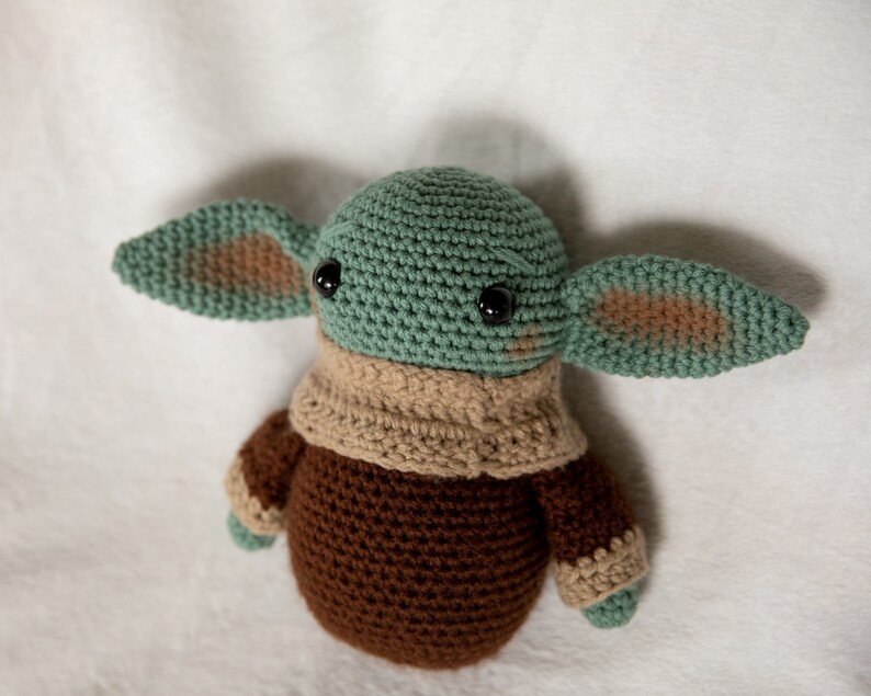 Baby Yoda inspiriert Plüsch Bild 3