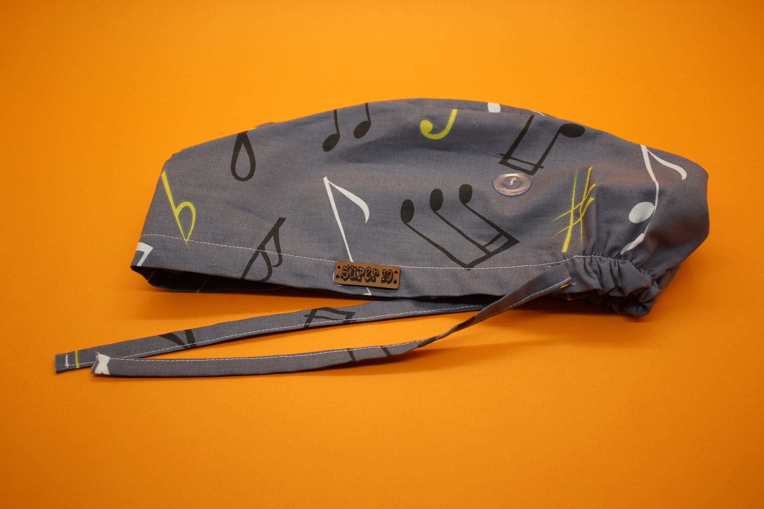 Note Musicali Colorate Di Lusso Su Scacchiere In Bianco E Nero. Simboli - Foto 11