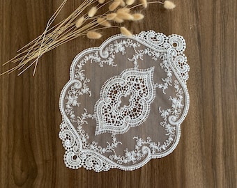 White Oval Lace Placemats, Crocheted Lace, White Lace Doily, Doily Placemat, Large Doily, White Doily, Round Placemat,  LC135