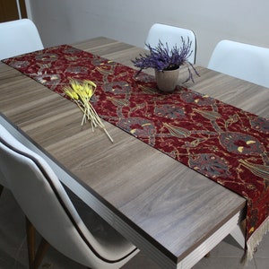 Tovaglia turca bordeaux Runner, Tulip Design Floral Boho Runner per matrimonio, Copritavolo d'oro, Decorazione da tavola, RNR211