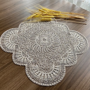 8 Centrini In Pizzo All'Uncinetto – 15 Cm – Tovagliette Americane – Fatte A Mano In Cotone – Stile Francese