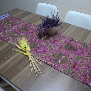 Chemin de table en tissu turc fuchsia, tulipe Design Floral Boho Table Runner pour mariage, couverture de table verte, décor de campagne, maison, RNR151S