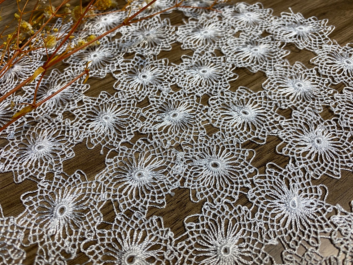White Lace Placemats Vintage Doily Lace Table Topper Etsy