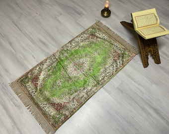 Green Floral Prayer Mat with Tasbeeh, Prayer Bohemian Rug, Turkish Prayer Rug,Muslim Janamaz, Namaz Rug, Musallah, Islamic Gift, RNR468