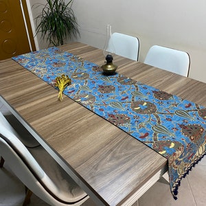 Runner da tavolo turco con motivo a tulipano blu, decorazioni per la tavola da matrimonio lungo Boho, Runner da tavolo rustico grigio fattoria, RNR391