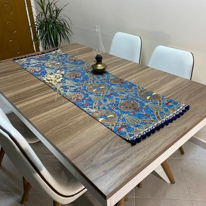 Chemin de table en tissu turc bleu denim, chemin de table, chemin de table tulipe, nappe turque, nappe avec pompon, RNR228