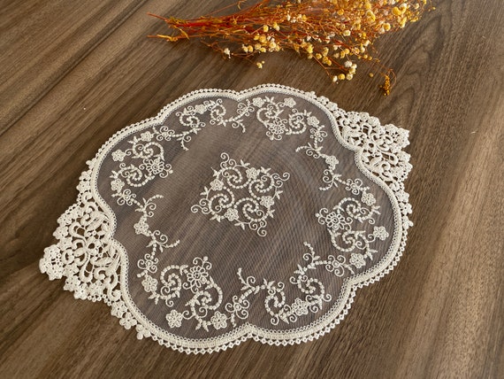 Protective plastic lace doilies For The Dining Table 
