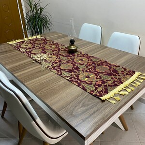 Burgunder Türkischer Kaffeetischläufer, Lebhafte Tulpe Floral Türkischer Tischläufer, Bauernhaus Tischläufer, Diner Tischläufer, RNR239