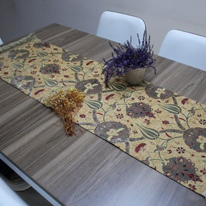 Moutarde Turc Table Cloth Runner, Tulip Design Floral Boho Table Runner Pour Mariage, Couverture De Table Verte, Cadeau Pour La Maison, RNR153
