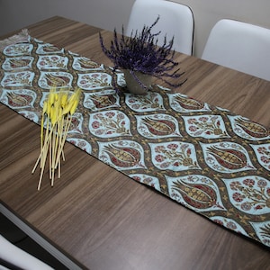 Turquoise Turc Table Cloth Runner, Boho Table Runner Pour Mariage, Linge De Table Doux, Tulipe Design Runner, Décor Minimaliste, RNR121