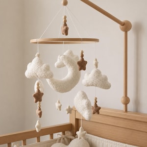 Bouclé moln och måne barnrumsmobil, Neutral babymobil, Neutral barnrumsmobil, Molnmobil, Tovade stjärnormobil, personlig
