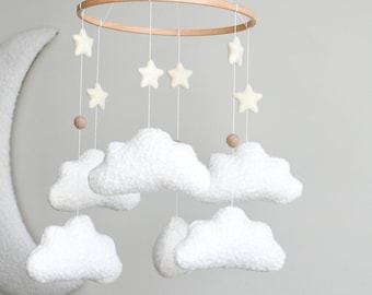 Mobile pour bébé nuages bouclé fait main, mobile pour chambre de bébé neutre, mobile pour lit de bébé nuages, mobile nuages, mobile pour chambre de bébé minimaliste, nuages bouclés