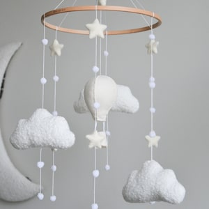 Hot air balloon boucle clouds and moon baby nursery mobile, Neutral baby mobile, Neutral nursery mobile, Clouds mobile, Felted stars mobile zdjęcie 5