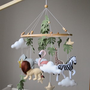Safari-Thema Baby-Krippe Mobile mit afrikanischen Tieren, salbeigrünes Baby-Dekor, Baby-Party-Geschenk zur Geburt