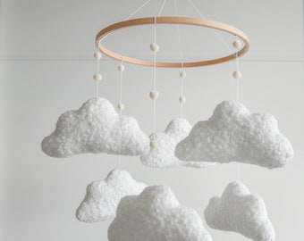 Boucle handgemaakte wolken baby mobiel, Neutrale kinderkamer mobiel, Wolken babywieg mobiel, Wolken mobiel, Minimalistische kinderkamer mobiel, Boucle wolken