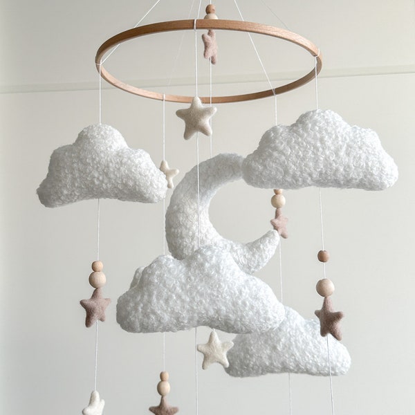 Nubes Boucle y móvil de guardería para bebés lunares, Móvil para bebés neutro, Móvil de guardería neutro, Móvil de nubes, Móvil de estrellas de fieltro, personalizado