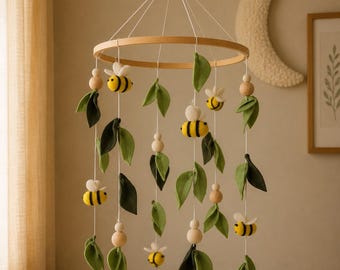 Floral-Themed Bees Baby crib Mobile, boucle nursery decor, baby shower gift for baby announcement