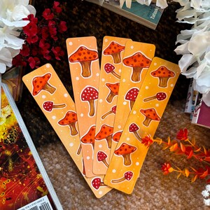 Mushroom Bookmark - Handpainted - Gifts - Book Accessories - Fall season - Spooky - Autumn Essentials - Book Lover - Mushroom lover - Fungi