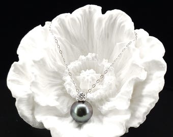 Tahitian Pearl Pendant, Seawater Cultured Pearl, Dark Purple Pearl, Lagoon Pearl, 18K Gold Pendant