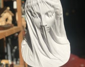 ヴェールを被った婦人の木彫像 ヴェールをかぶった女性の像 22 インチ、処女の女性の像の彫刻