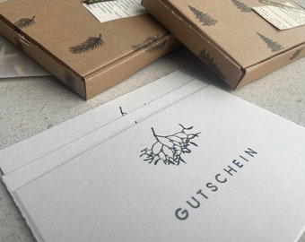 Minimalistisches, nachhaltiges Geschenkverpackungs - Set, 3 hagestempelte Kartons, 3 Weihnachtskarten oder Gutscheinverpackung