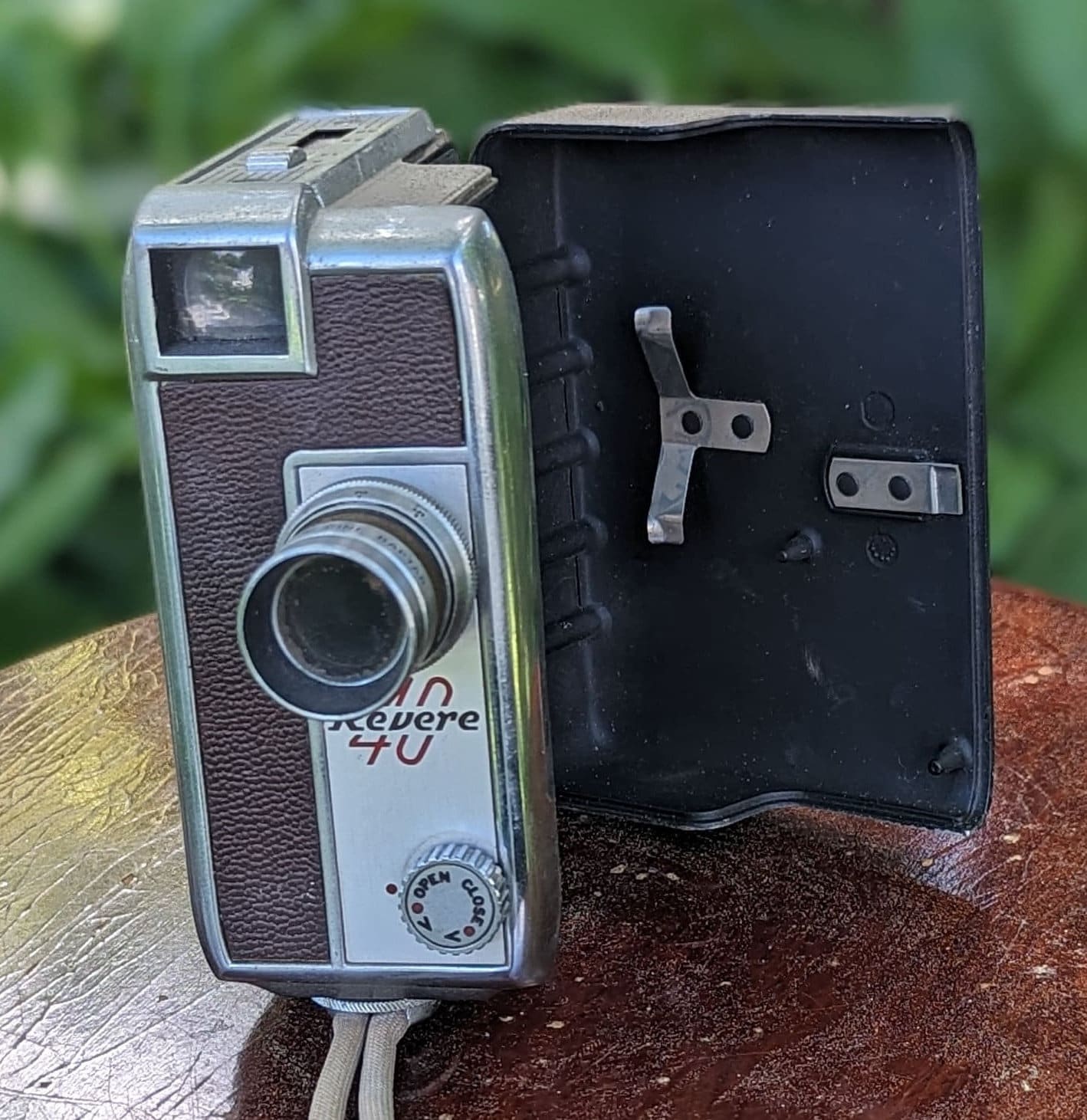 Vintage Revere 8mm Camera Model 40: Retro Movie Camera Collectible