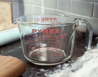 Vintage PYREX Clear Measuring Red Lettering Open Handle with Metrics, 4 Cup