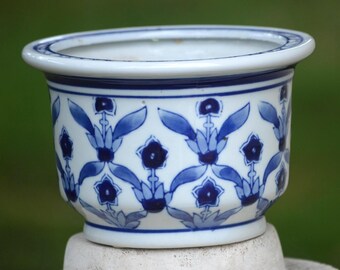 Vintage Chinoiserie Floral Blue and White Planter Pot Round