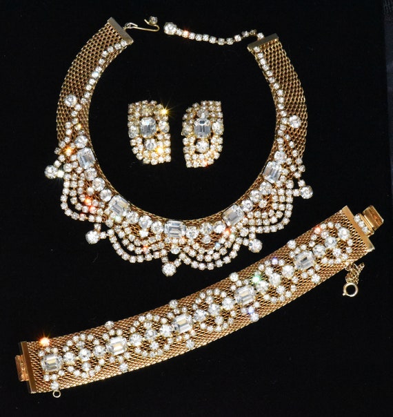 Sumptuous Hattie CARNEGIE Clear RHINESTONE Golden 