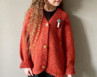 Chunky knit sweater for girls. Long hand knit cardigan with a brooch. Oversized alpaca sweater. Slouchy cardigan for teenagers. Rust sweater