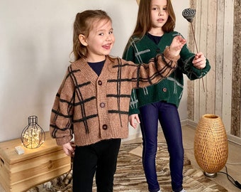 Premium alpaca plaid cardigan sweater for kids. Gender neutral toddler sweater. Knit unisex plaid jacket. Chunky knit sweater for kids.